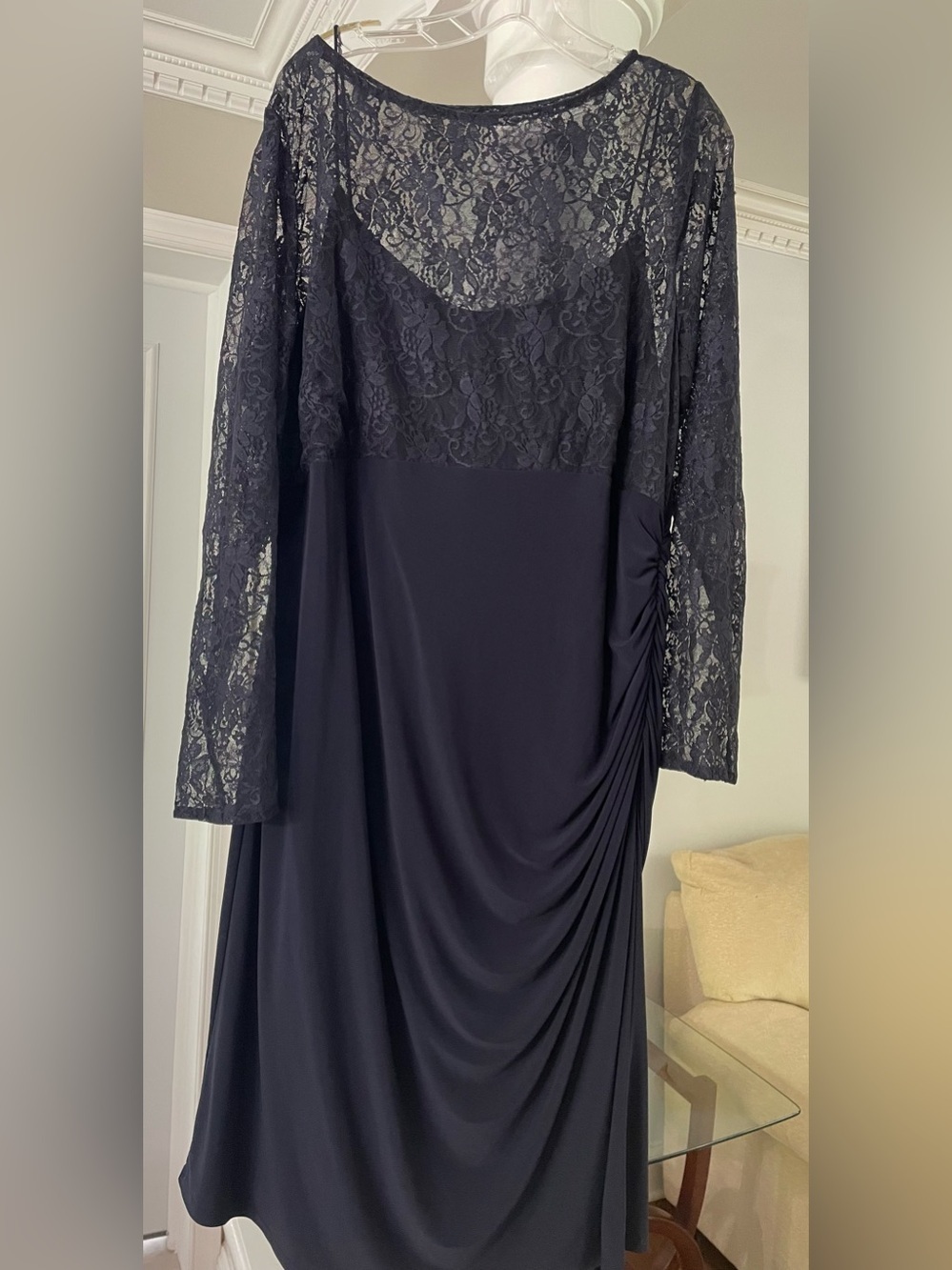 Chaps women’s size 20W long sleeve lace and jersey sheath dress. Nevy blue